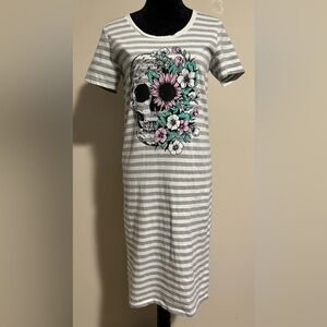 EUC Air Waves Grey and White Striped T Shirt Dress Floral Skull Graphic size XL